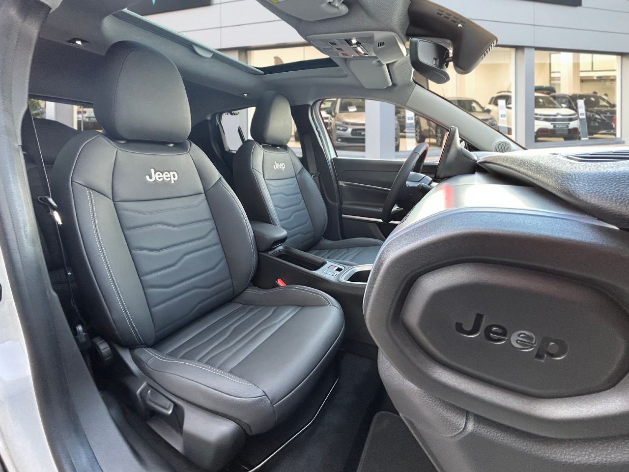 Jeep Avenger  Full Electric 115kW (156CV) Summit - Foto 13