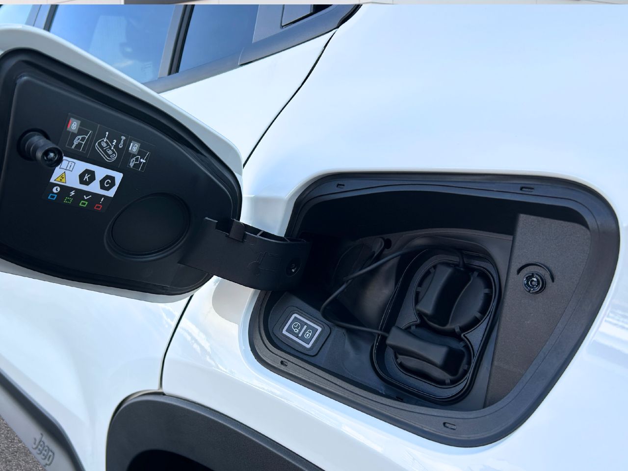 Jeep Avenger  Full Electric 115kW (156CV) Summit - Foto 34