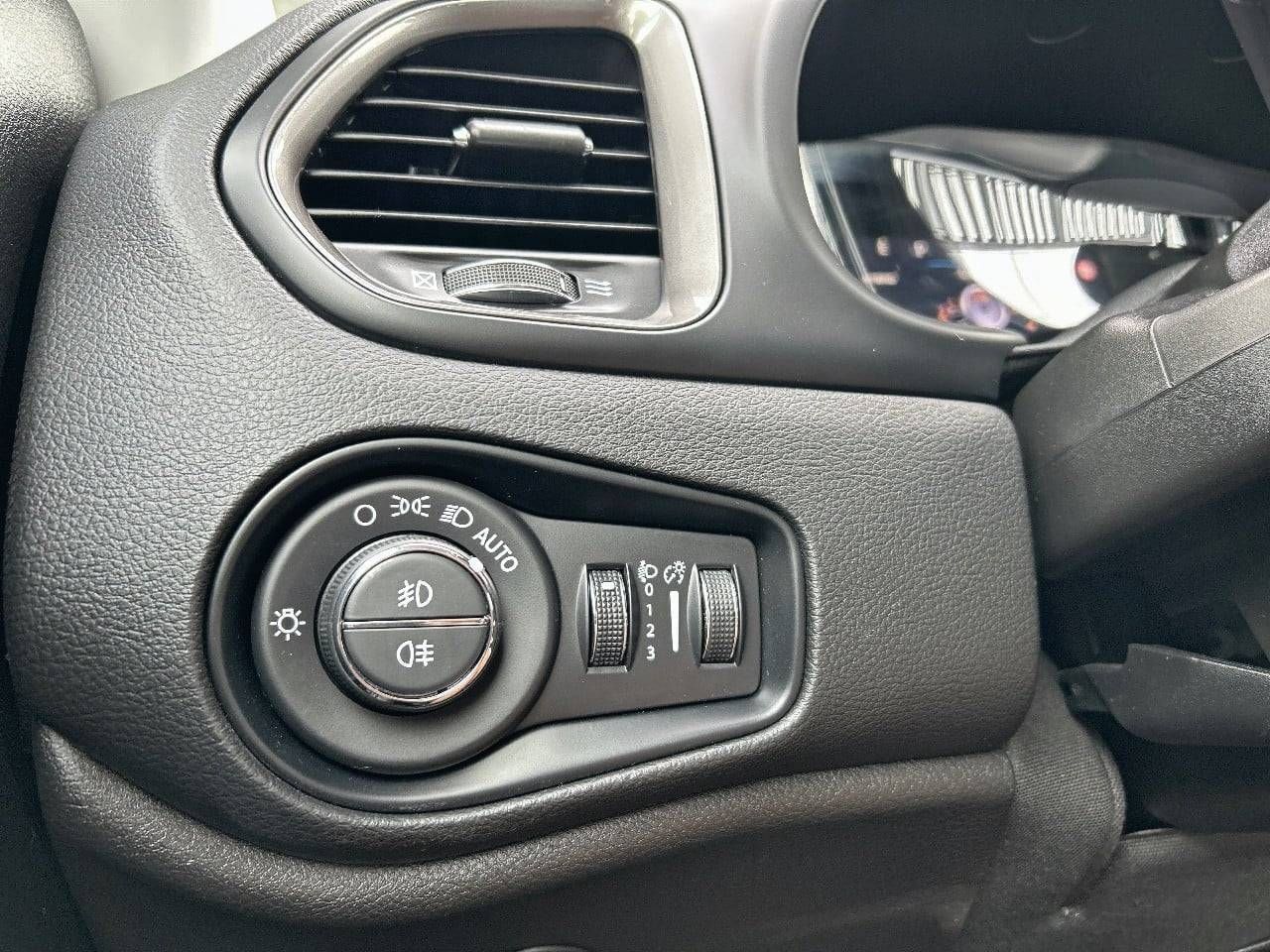 Jeep Renegade  4xe 1.3 PHEV 140 kW(190CV)  AT Limited - Foto 20