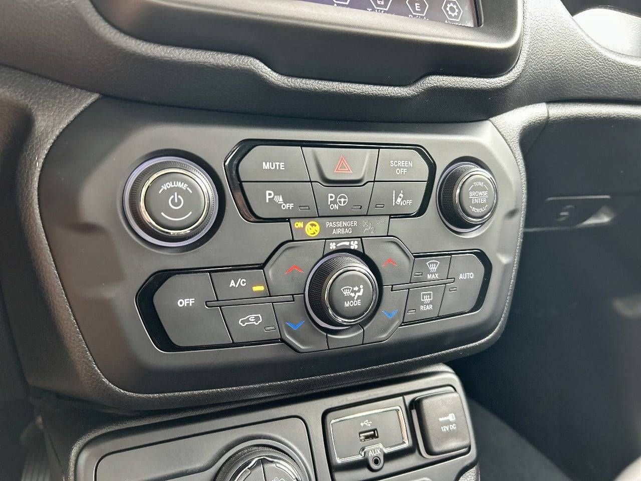 Jeep Renegade  4xe 1.3 PHEV 140 kW(190CV)  AT Limited - Foto 24