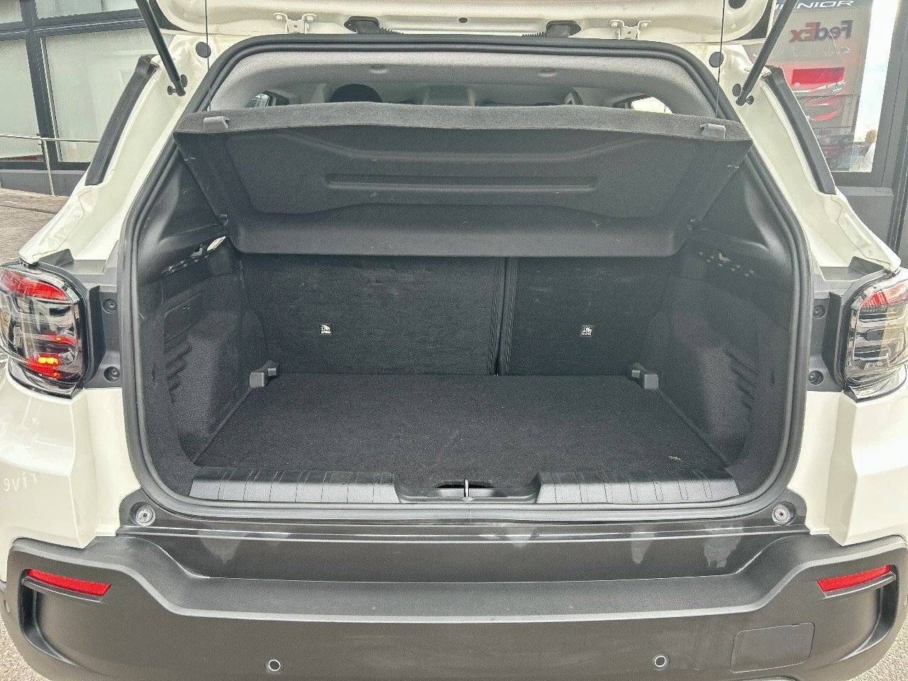 Jeep Avenger  BEV 115kW (156CV) Longitude - Foto 8