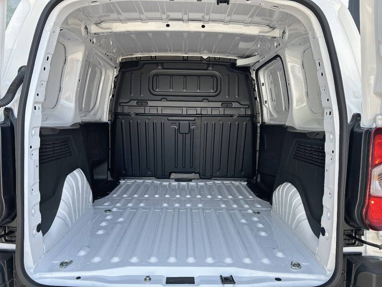Opel Combo Cargo  Cargo 650kg Diesel 1.5 100HP S&S MT E6.4 - - Foto 8