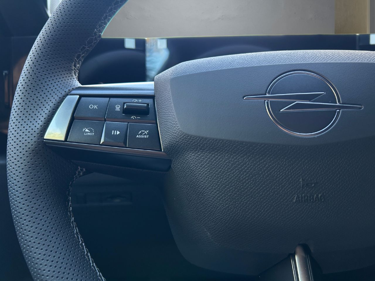 Opel Astra  1.2T XHT Hybrid 107kW  eDCT6 Ultimate - Foto 18