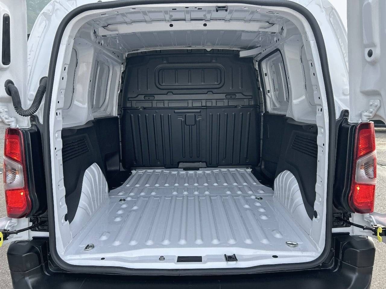 Opel Combo Cargo  Cargo 650kg Diesel 1.5 100HP S&S MT E6.4 - - Foto 8