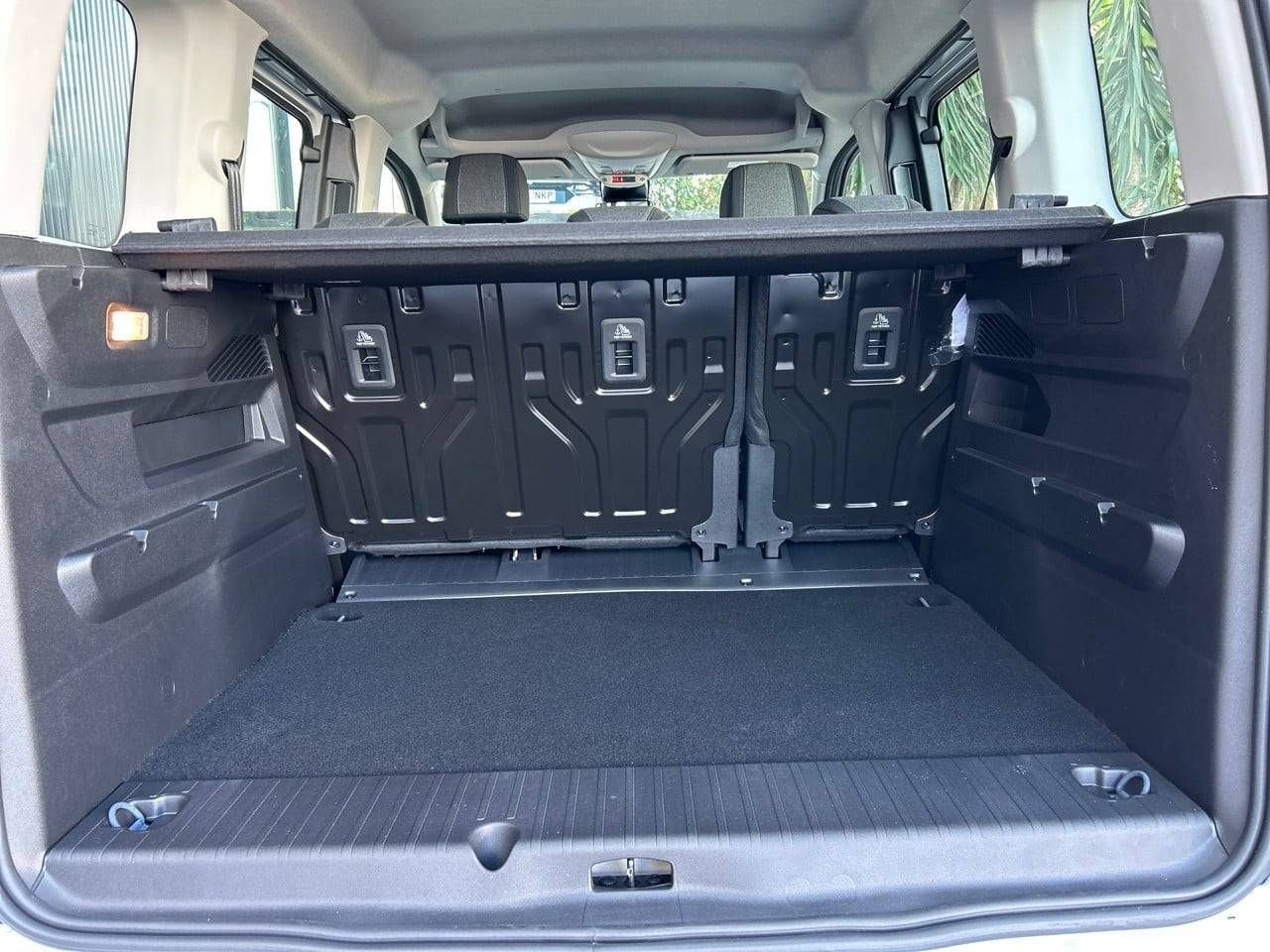 Opel Combo Cargo  100 Cv 1.5 Td S/S MT6 €6.4 - - Foto 8