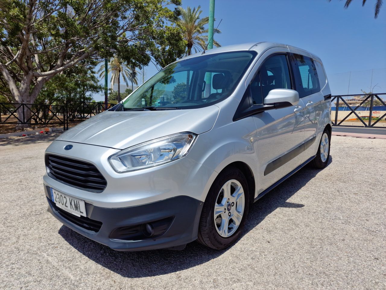 ford transit courier 2018 / foto grande (3)