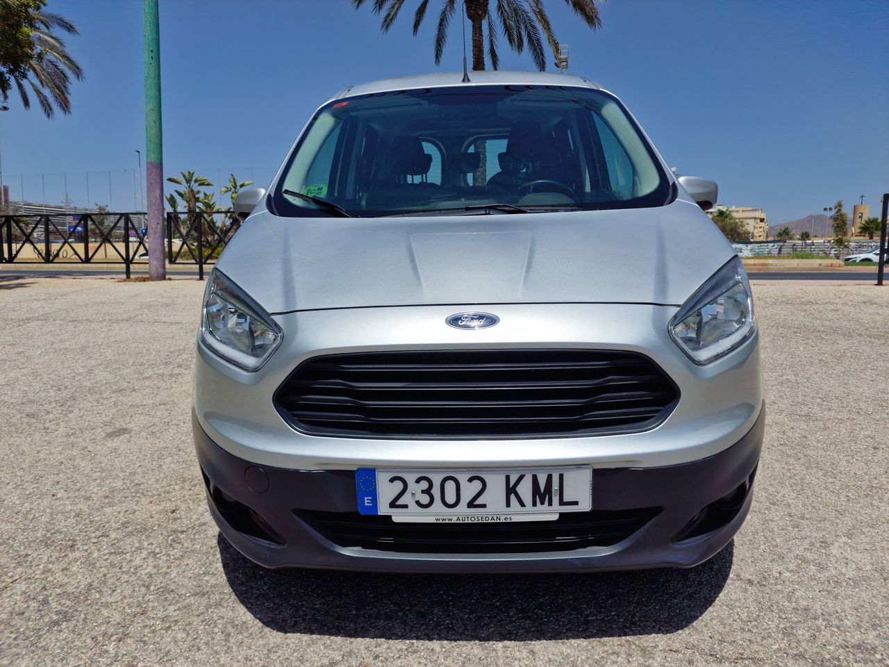 ford transit courier 2018 / foto grande (2)