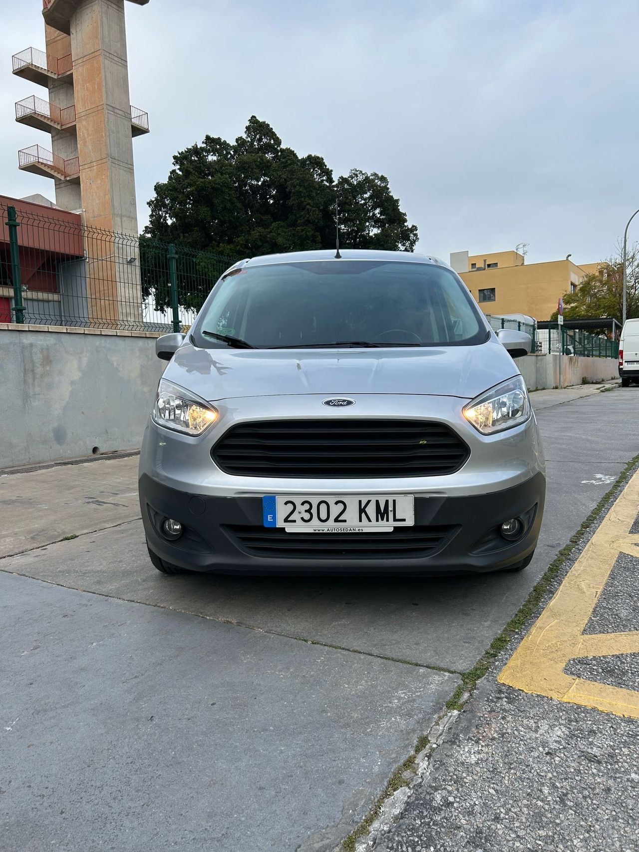 ford transit courier 2018 / foto grande (2)