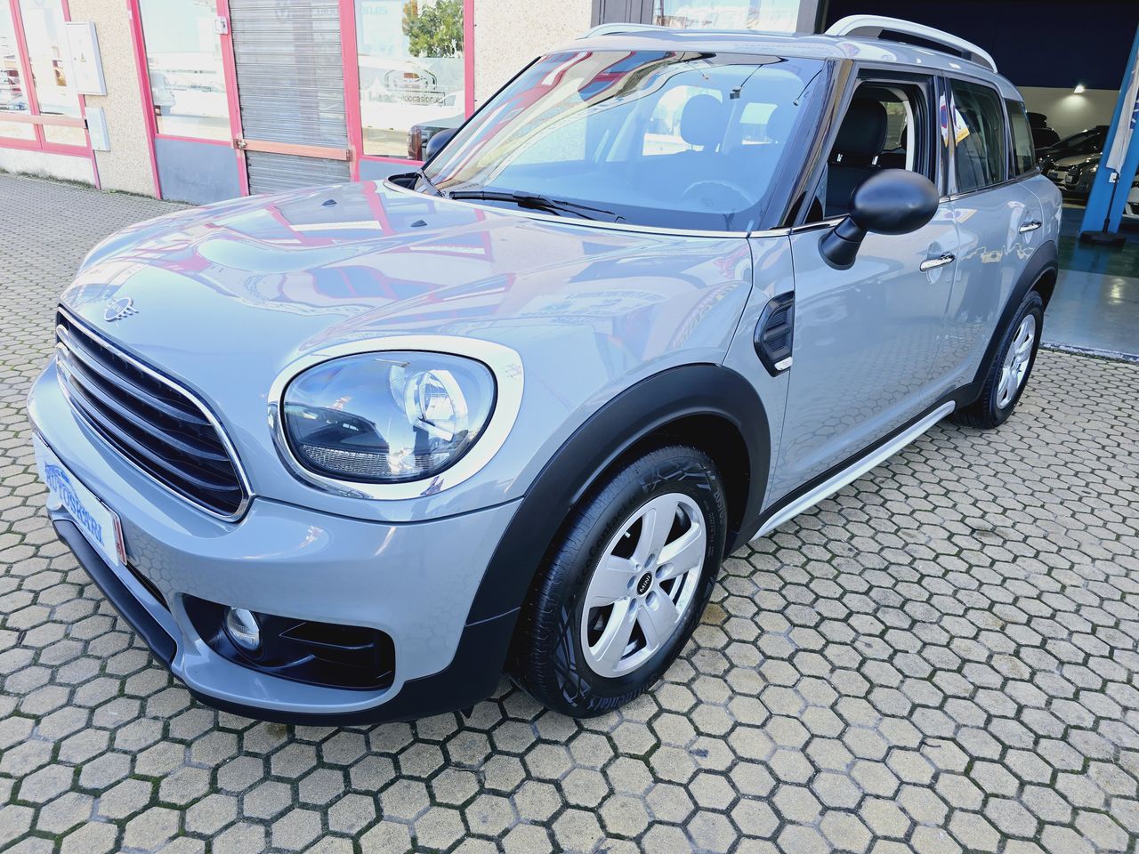 Mini one gris 5 puertas  de segunda mano - mini countryman 2019 /