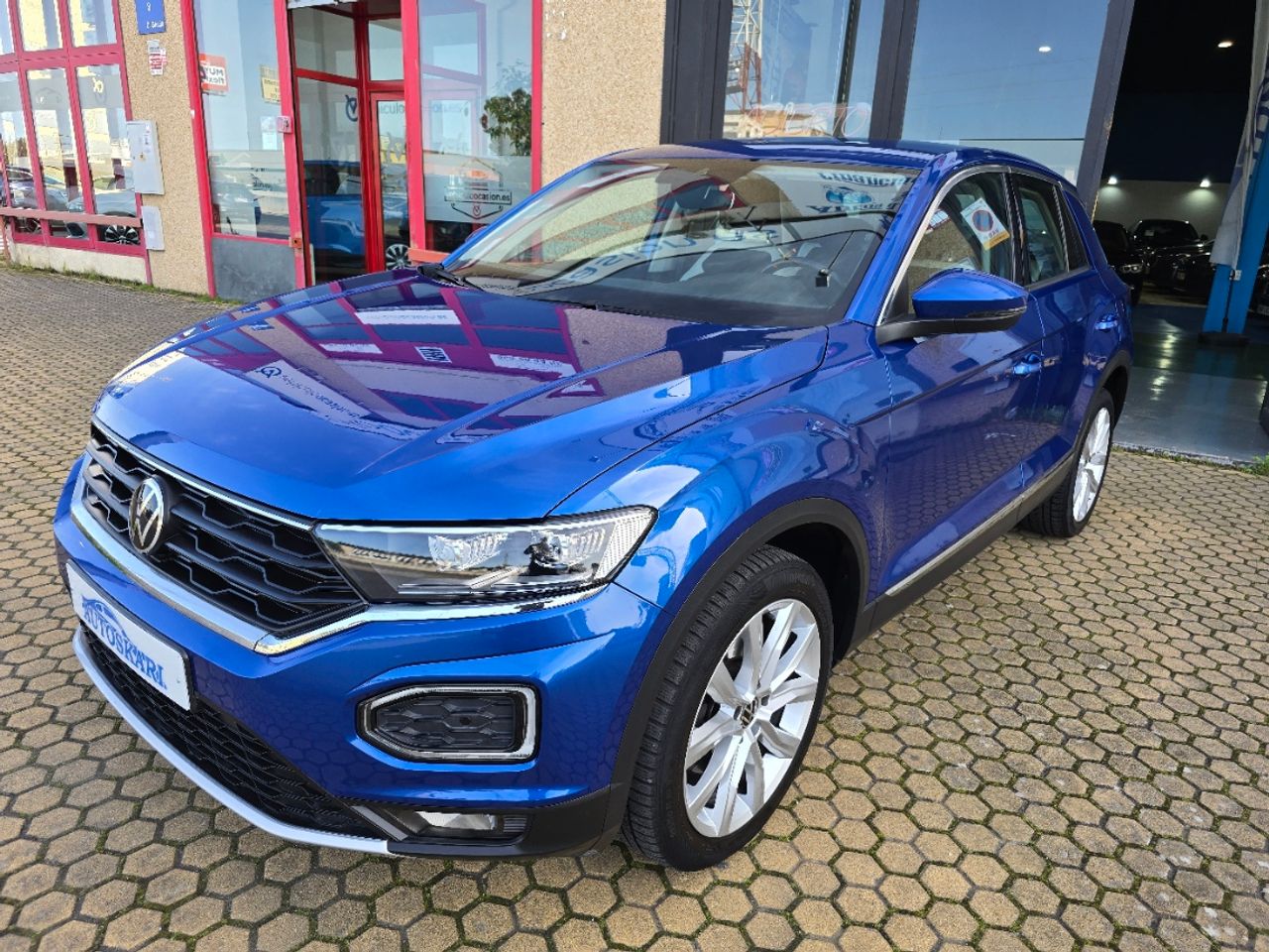 Detalles lineas cualquier  de segunda mano - volkswagen t-roc 2020 /