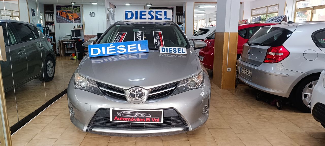 Foto toyota auris 2014 /
