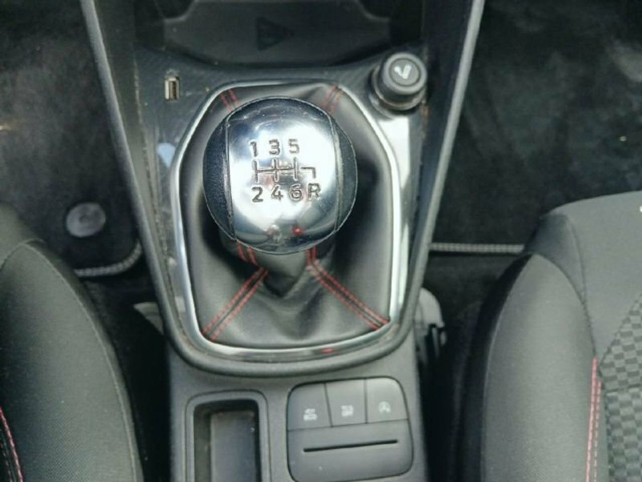 Ford Fiesta 1.0 EcoBoost S&S ST-Line 103 kW (140 CV) - foto 15