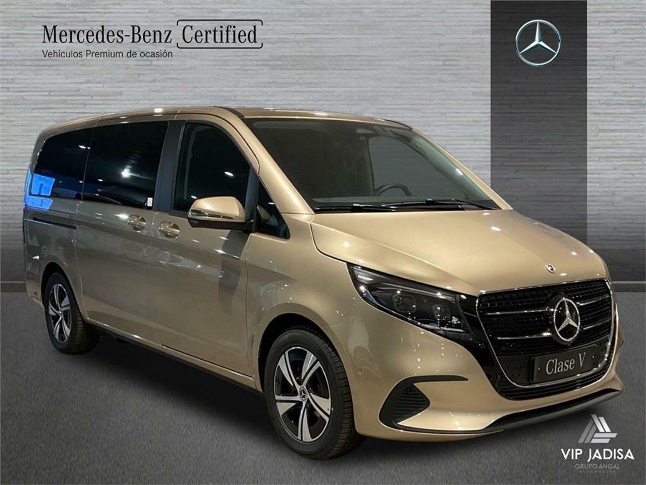 mercedes clase v 2024 / foto grande (3)