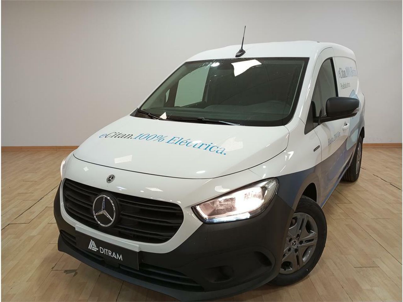 Furgon 6 plazas  de segunda mano - Mercedes Citan eCitan Furgón Pro Largo