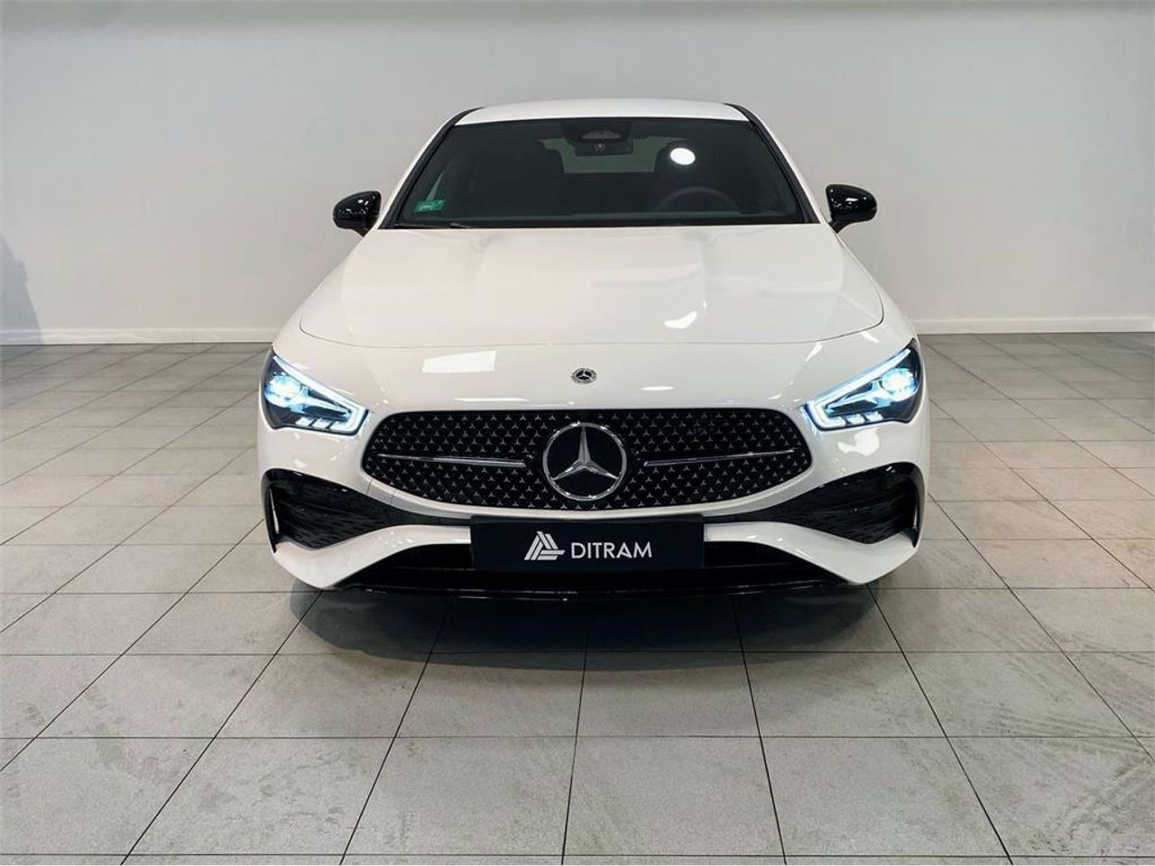 mercedes cla 2024 / foto grande (2)