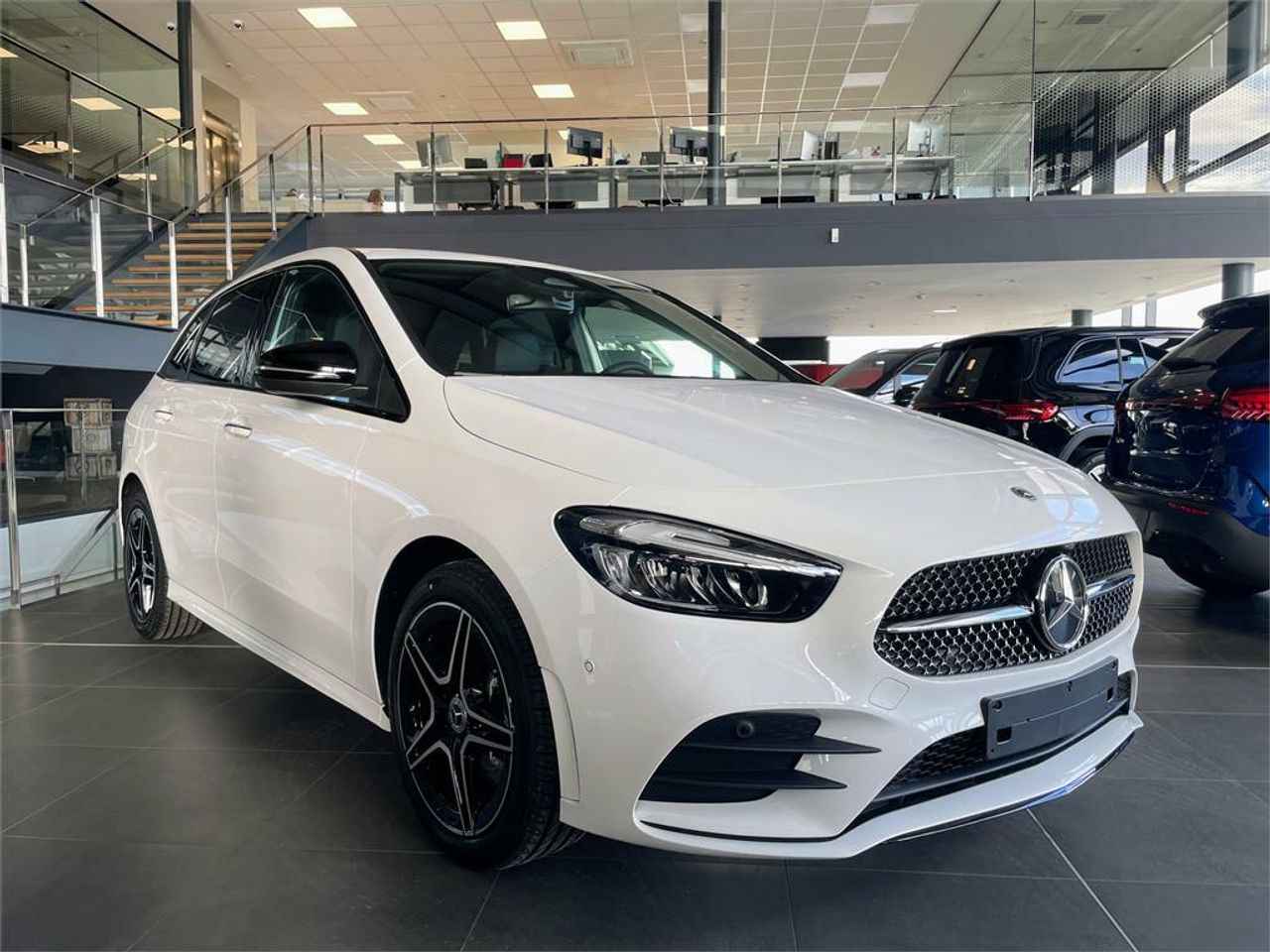 mercedes clase b 2025 / foto grande (3)