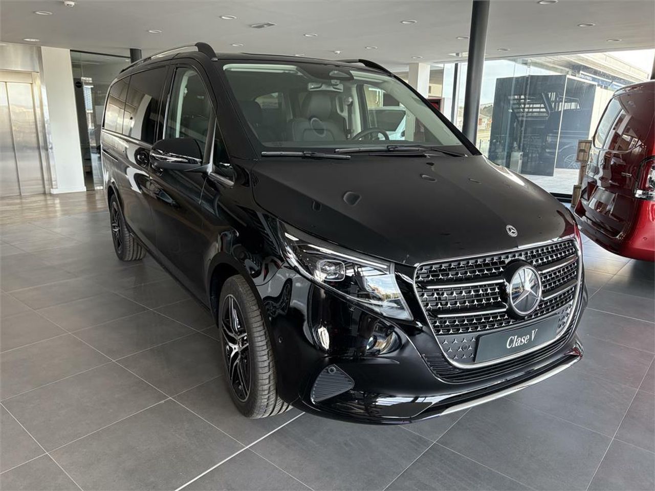 mercedes clase v 2025 / foto grande (2)