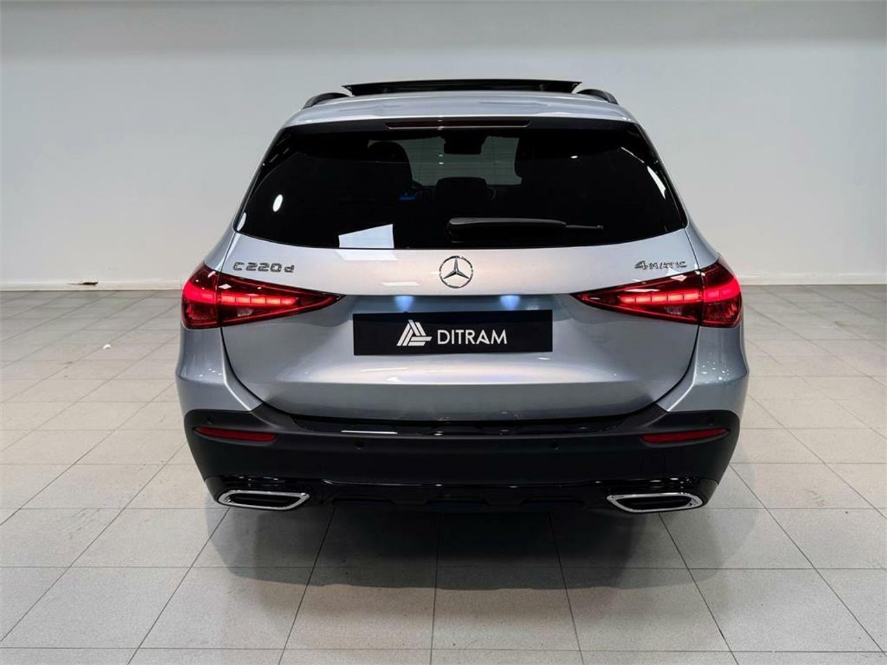mercedes clase c 2025 / foto grande (3)
