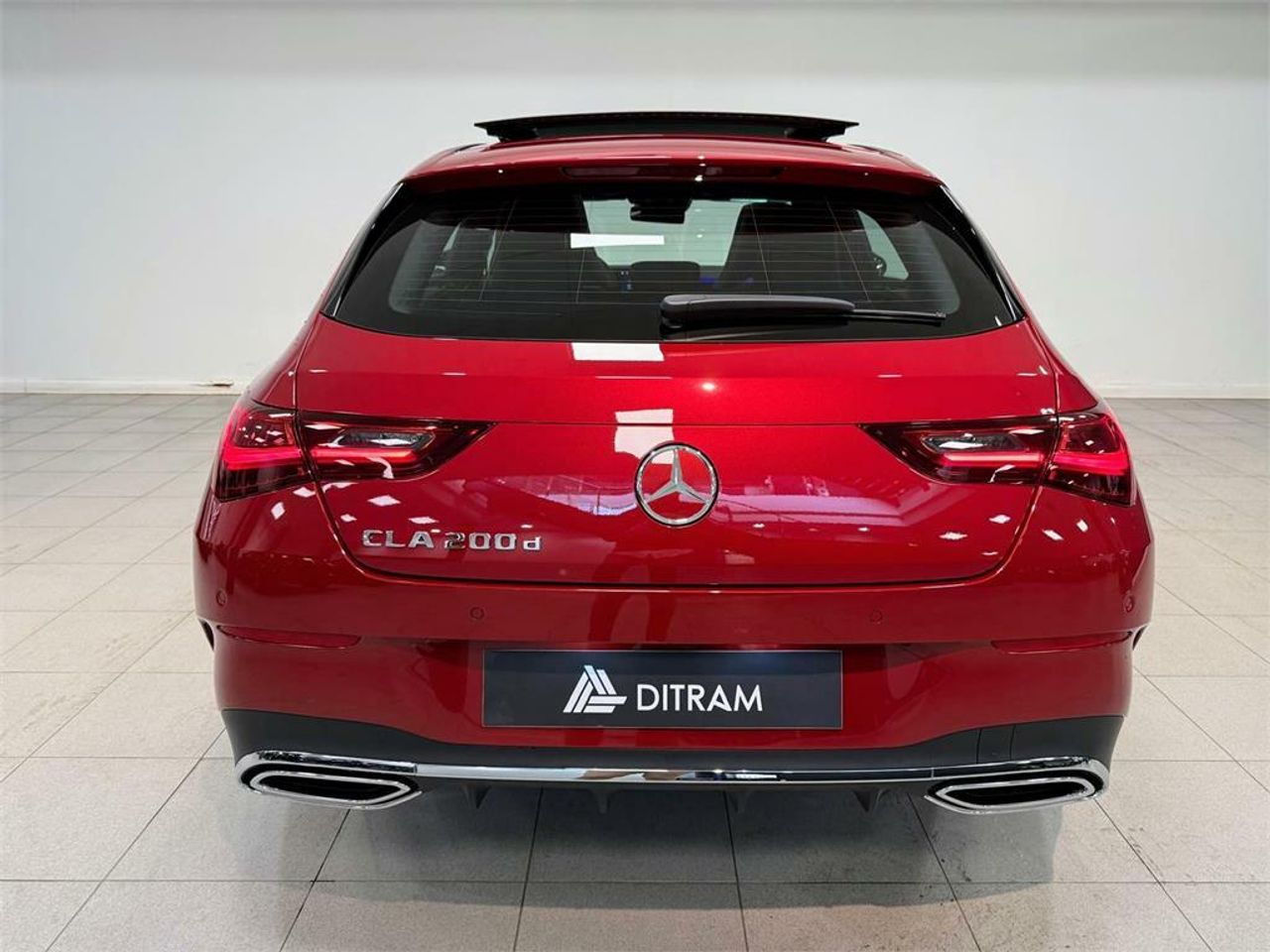 mercedes cla 2025 / foto grande (3)