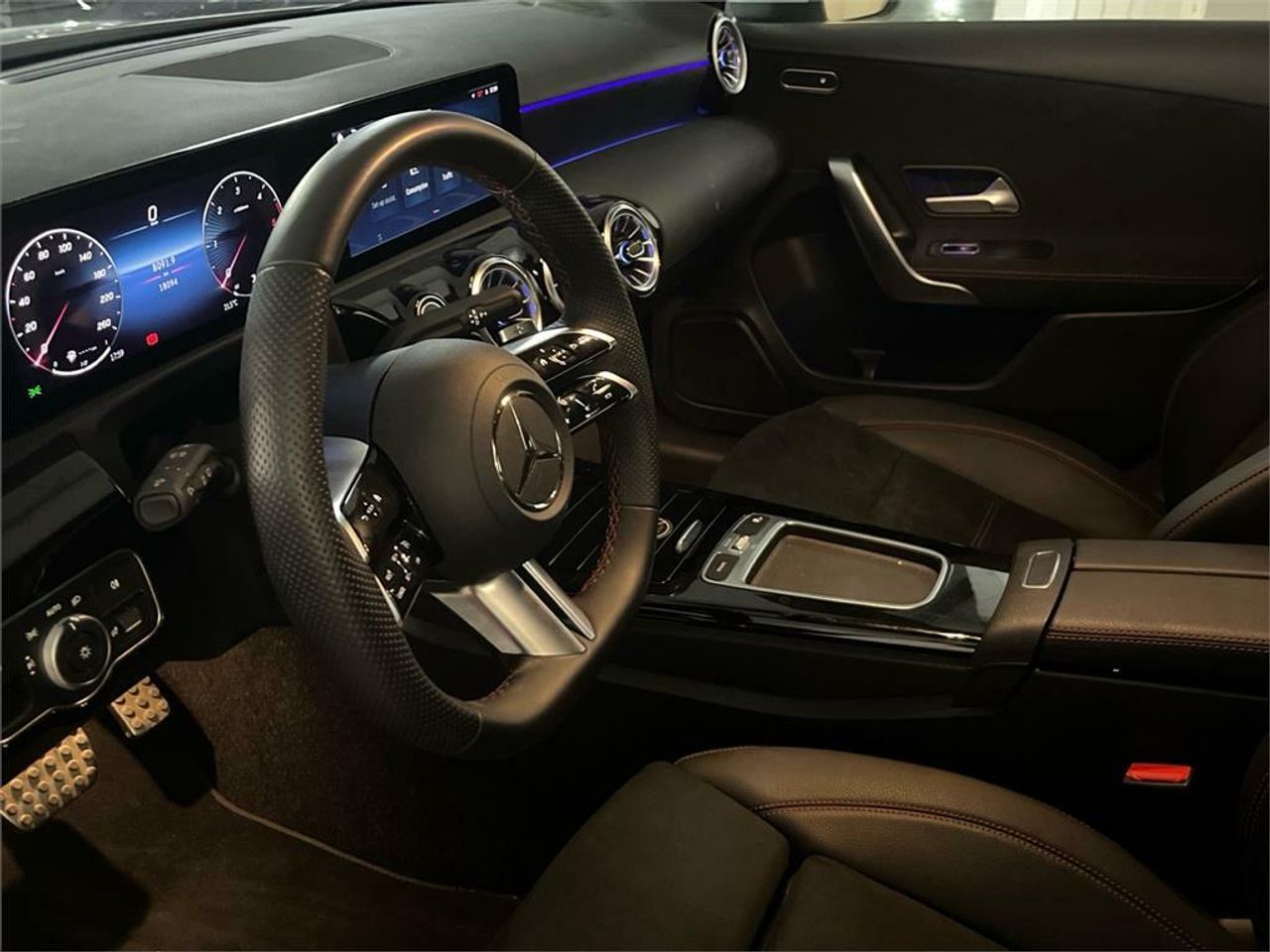 Mercedes Clase A 180 d AMG Line (EURO 6d) - Foto 2