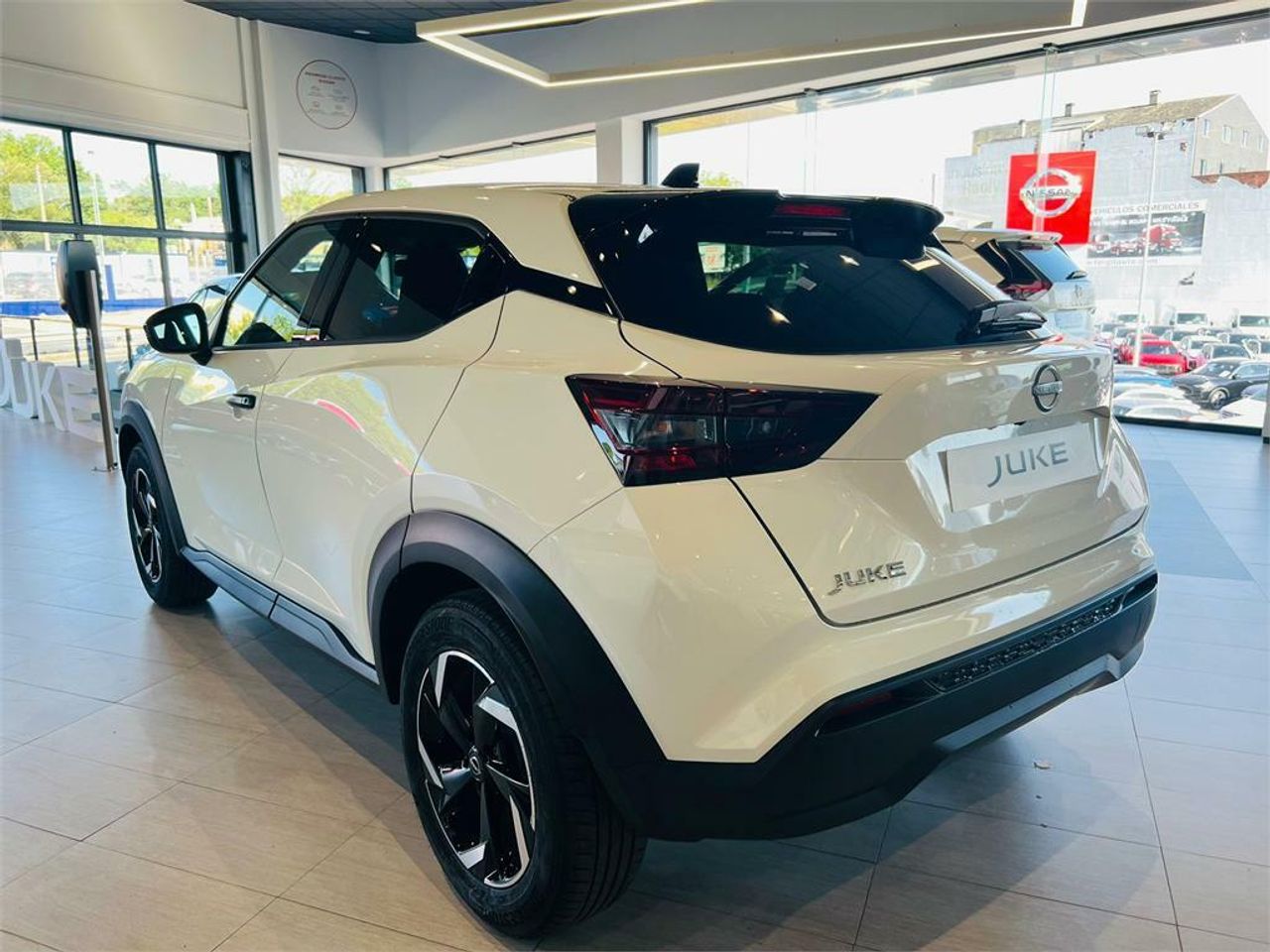 Nissan Juke DIG-T 84 kW (114 CV) 6M/T Acenta - Foto 2