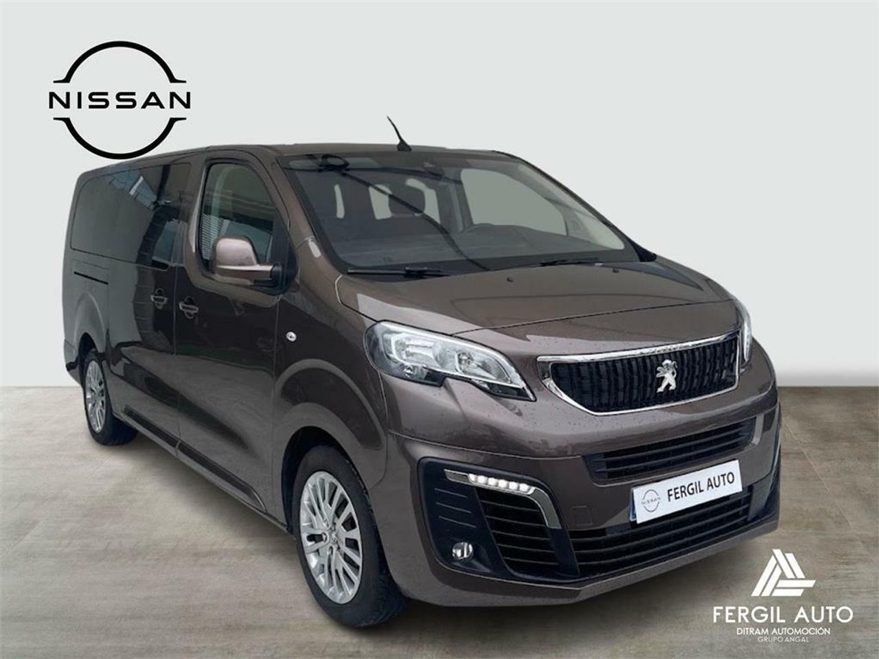 Peugeot Traveller Business BlueHDi 120 S&S 6 Vel MAN Long - Foto 2