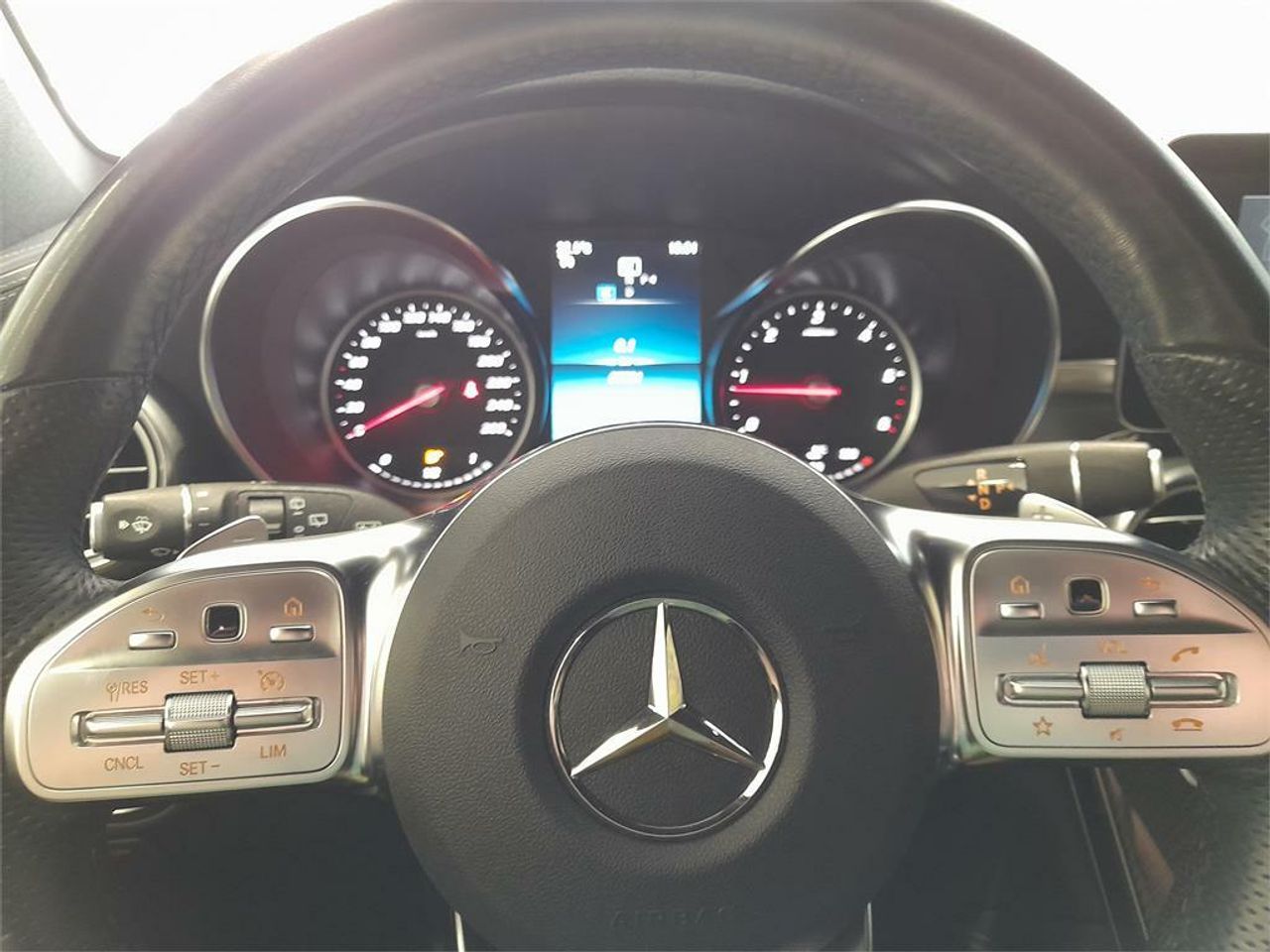 Mercedes GLC 300 d 4MATIC - Foto 2