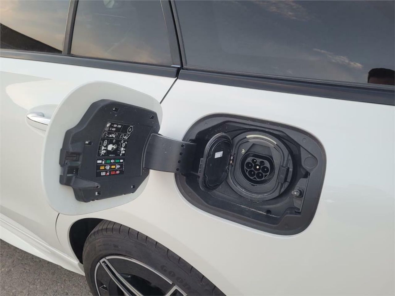 Mercedes Clase C 300 e Estate - Foto 2