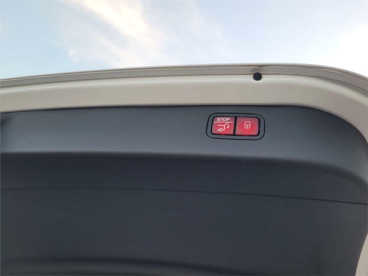 Mercedes Clase C 300 e Estate - Foto 2