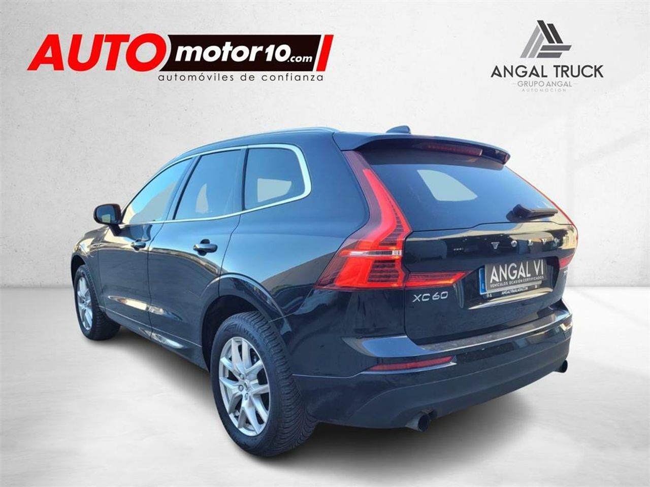 Volvo XC-60 2.0 T8 AWD Momentum Auto - Foto 2