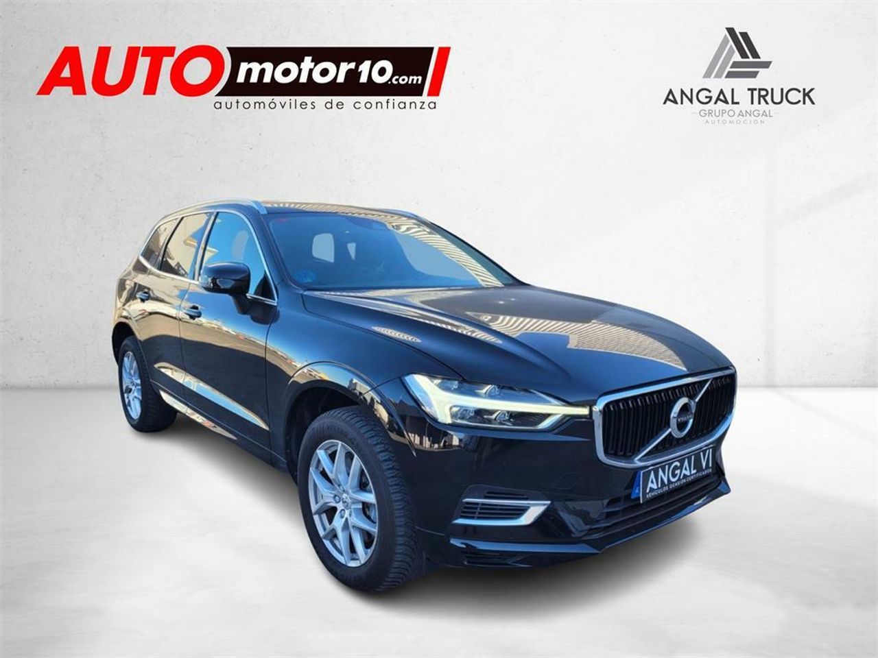 Volvo XC-60 2.0 T8 AWD Momentum Auto - Foto 2