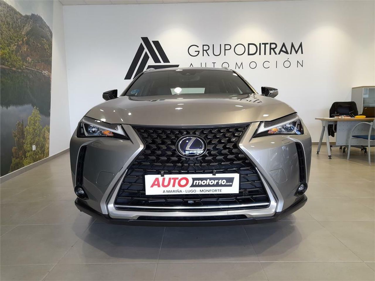 Lexus UX 2.0 250h Business - Foto 2