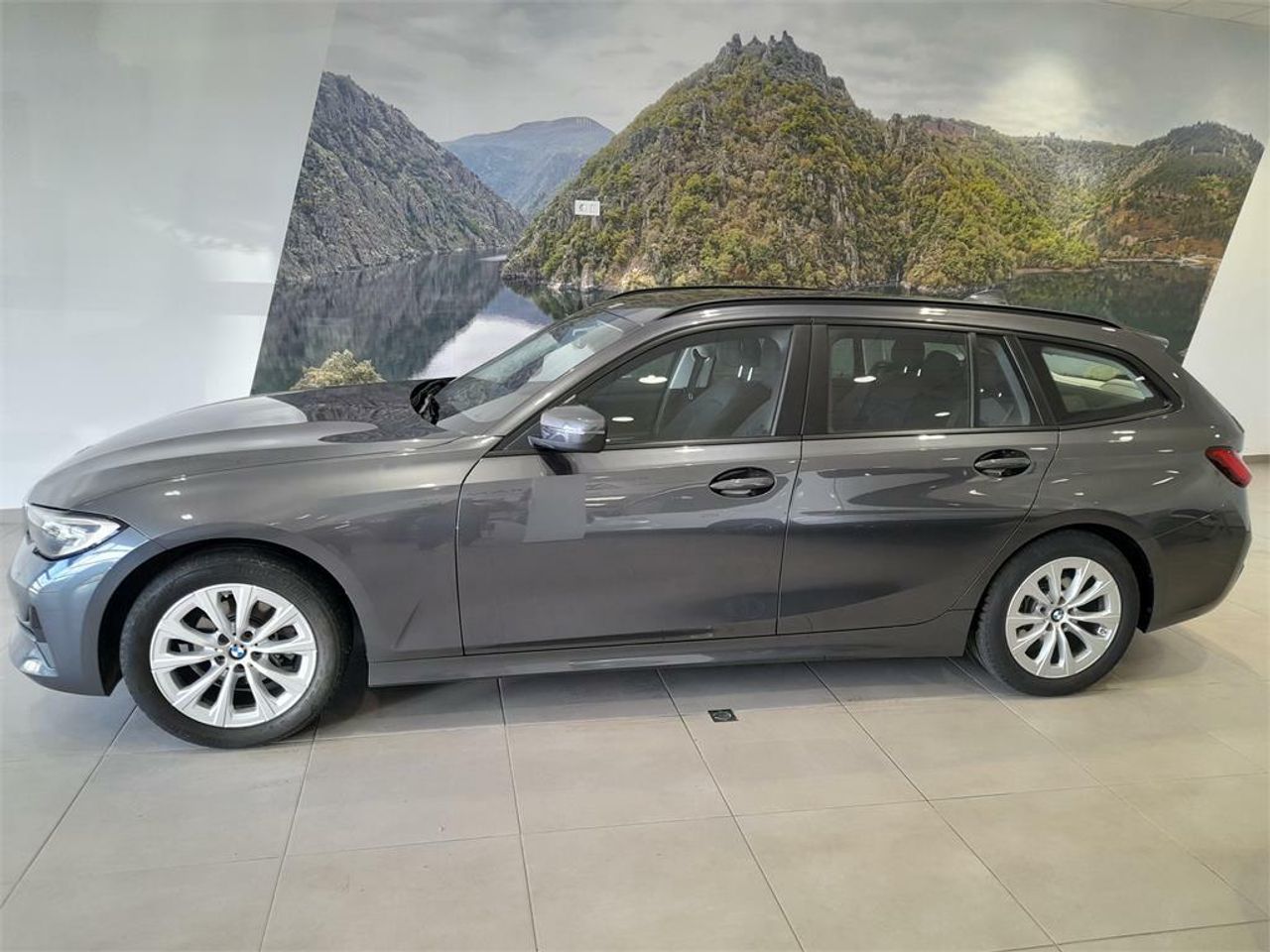 BMW Serie 3 318d Auto.Touring - Foto 2