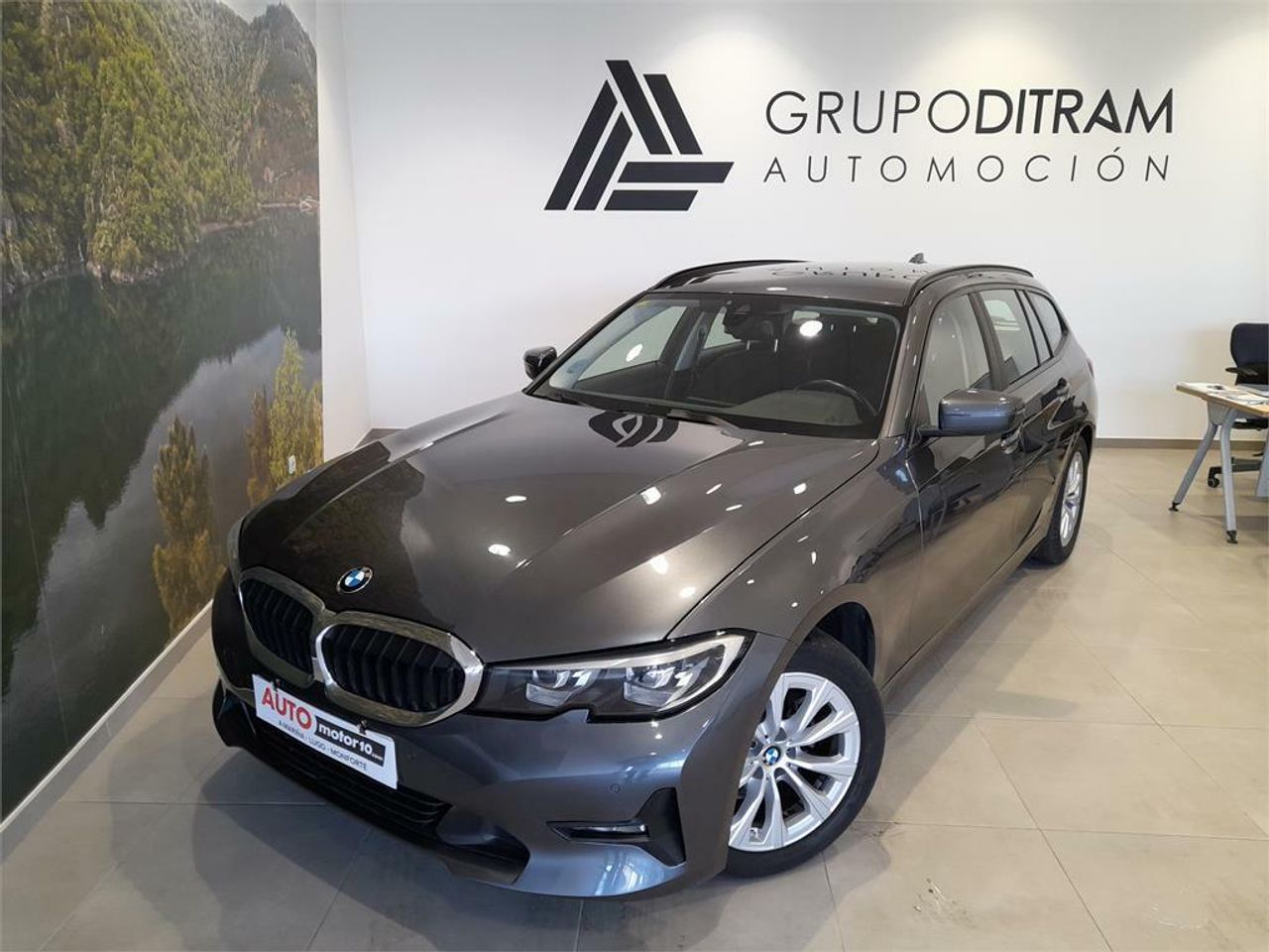 BMW Serie 3 318d Auto.Touring - Foto 2