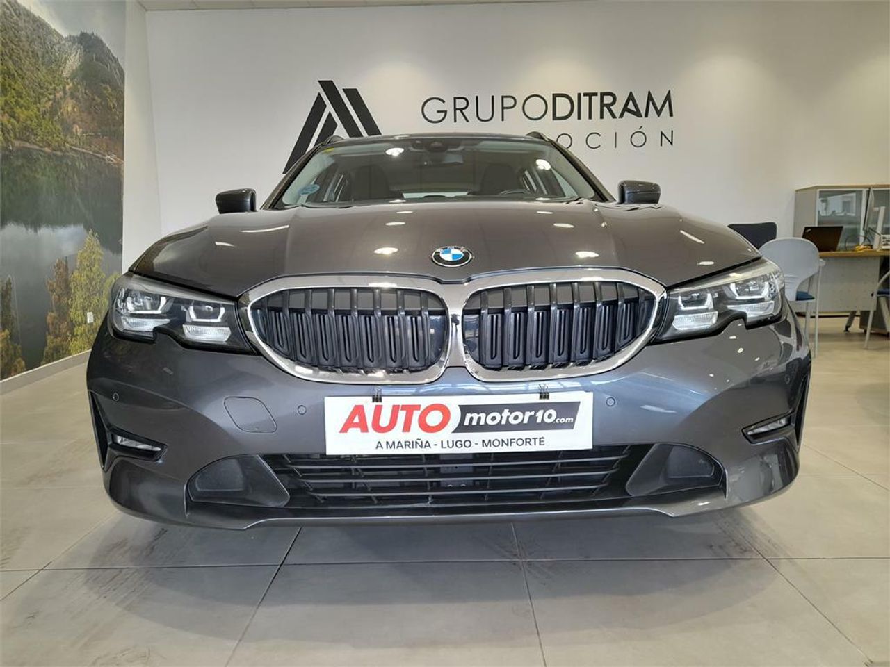 BMW Serie 3 318d Auto.Touring - Foto 2