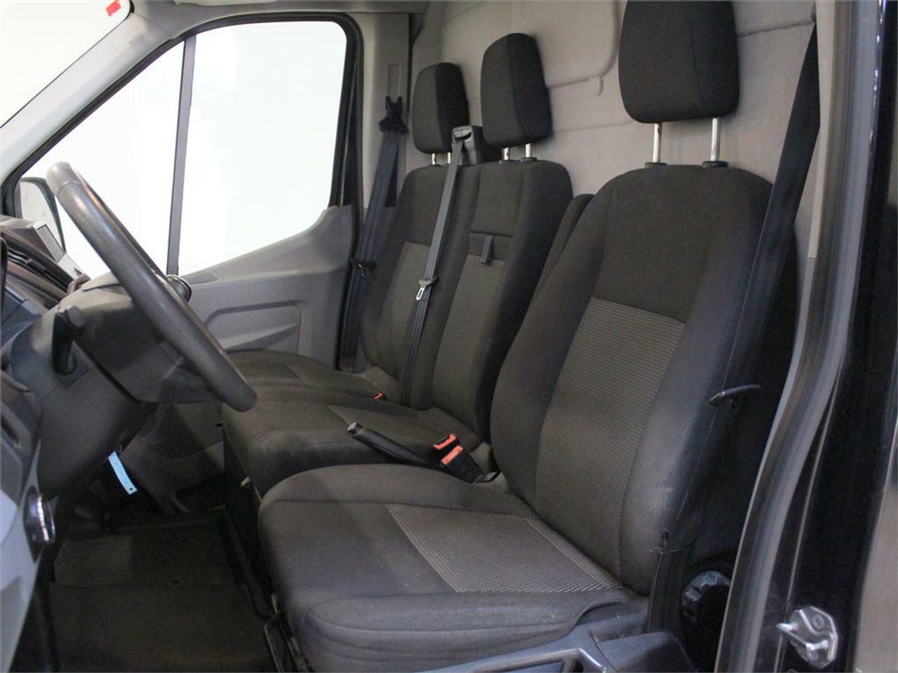 Ford Transit 350 96kW L2H2 Van Ambiente Delantera - Foto 2