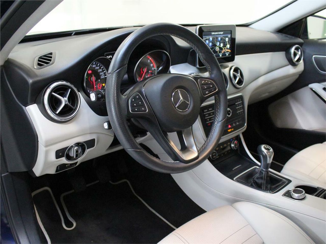 Mercedes GLA 200 d - Foto 2