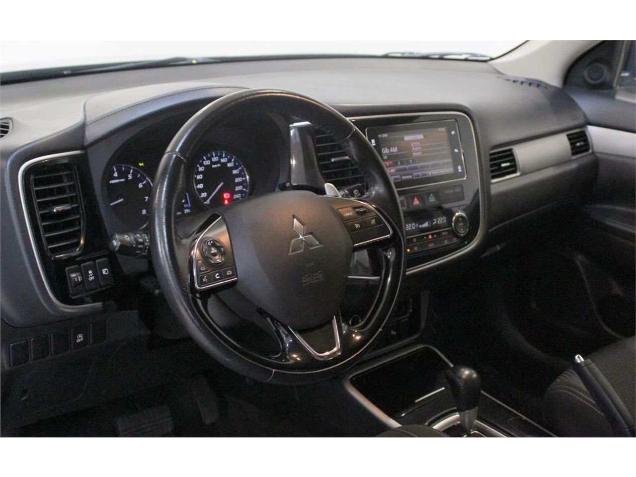 Mitsubishi Outlander 200 MPI Motion CVT 2WD 5 Plazas - Foto 2