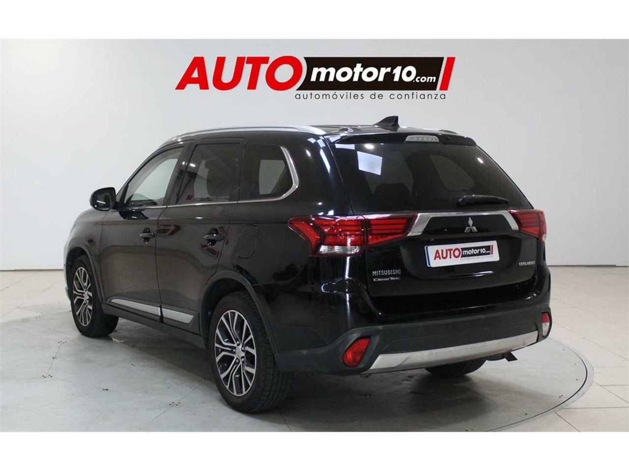 Mitsubishi Outlander 200 MPI Motion CVT 2WD 5 Plazas - Foto 2