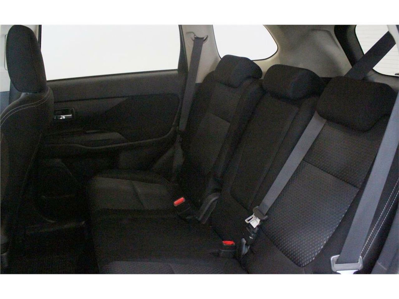 Mitsubishi Outlander 200 MPI Motion CVT 2WD 5 Plazas - Foto 2