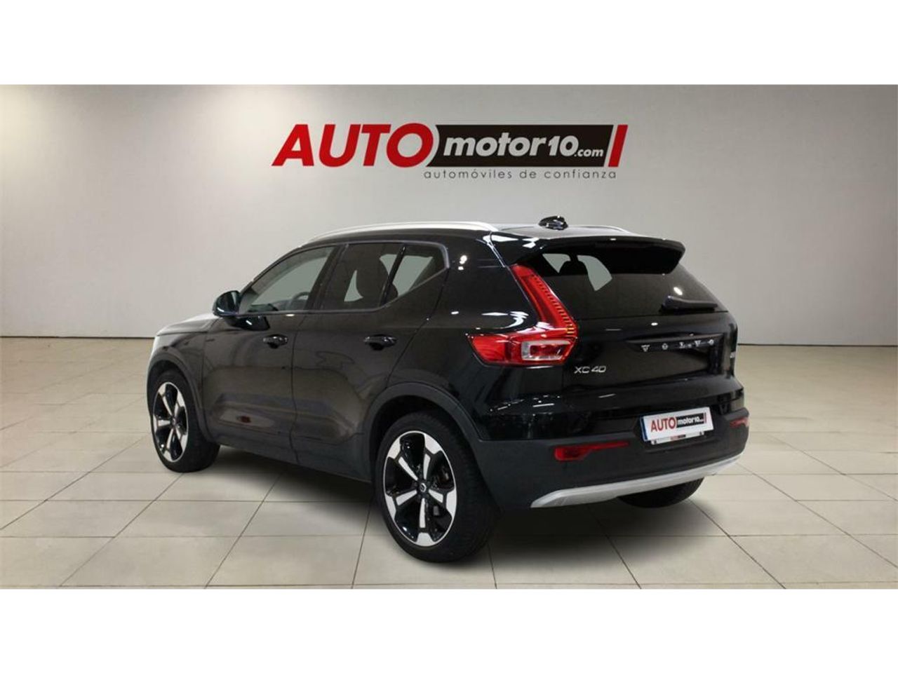 Volvo XC40 2.0 D3 AWD Momentum Auto - Foto 2