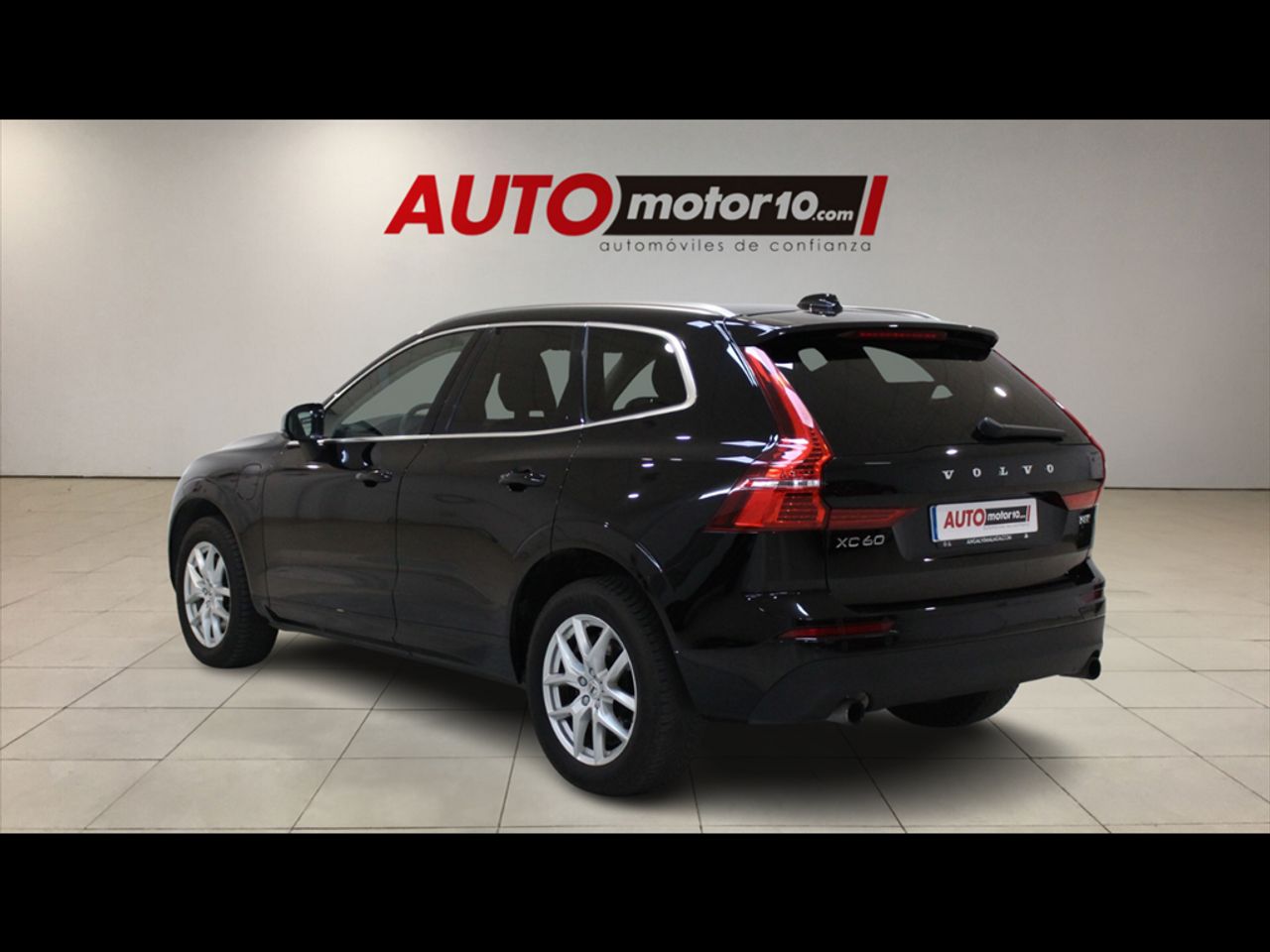 Volvo XC-60 2.0 T8 AWD Momentum Auto - Foto 2