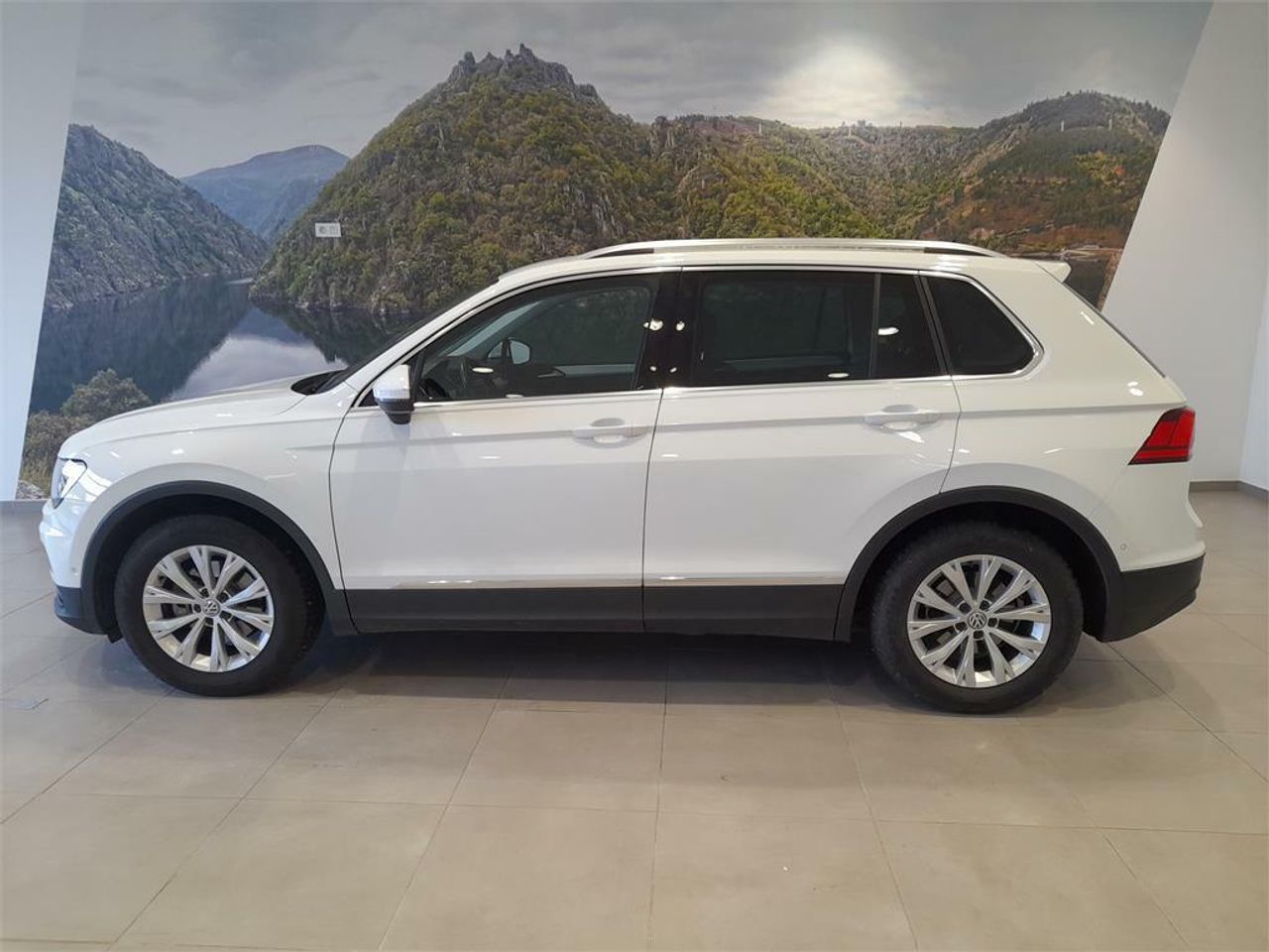 Volkswagen Tiguan Advance 2.0 TDI 110kW (150CV) DSG - Foto 2