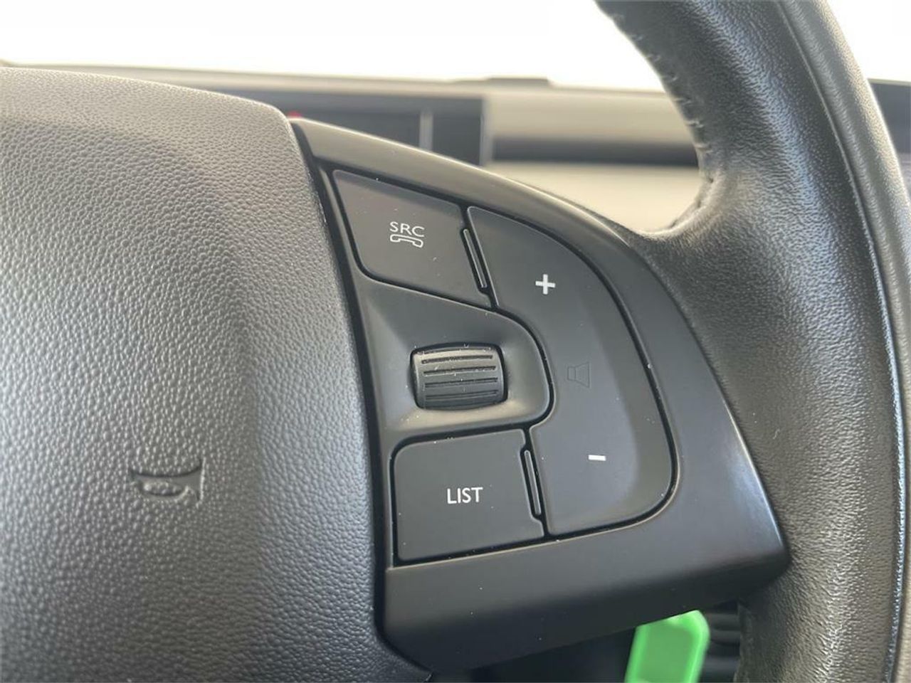 Citroën C4 Cactus BlueHDi 73KW (100CV) Shine - Foto 2