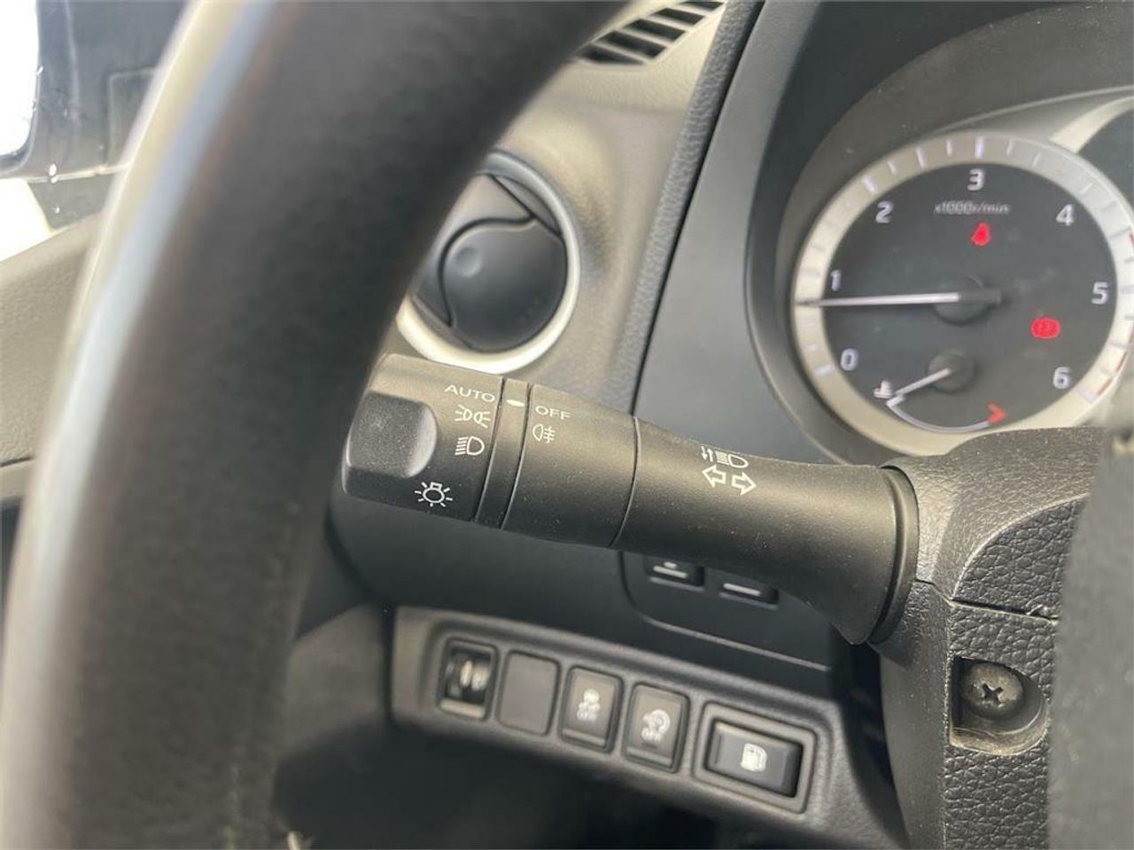 Nissan Navara KC Ch. Cab. 2.3dCi EU6 120kW Visia - Foto 2