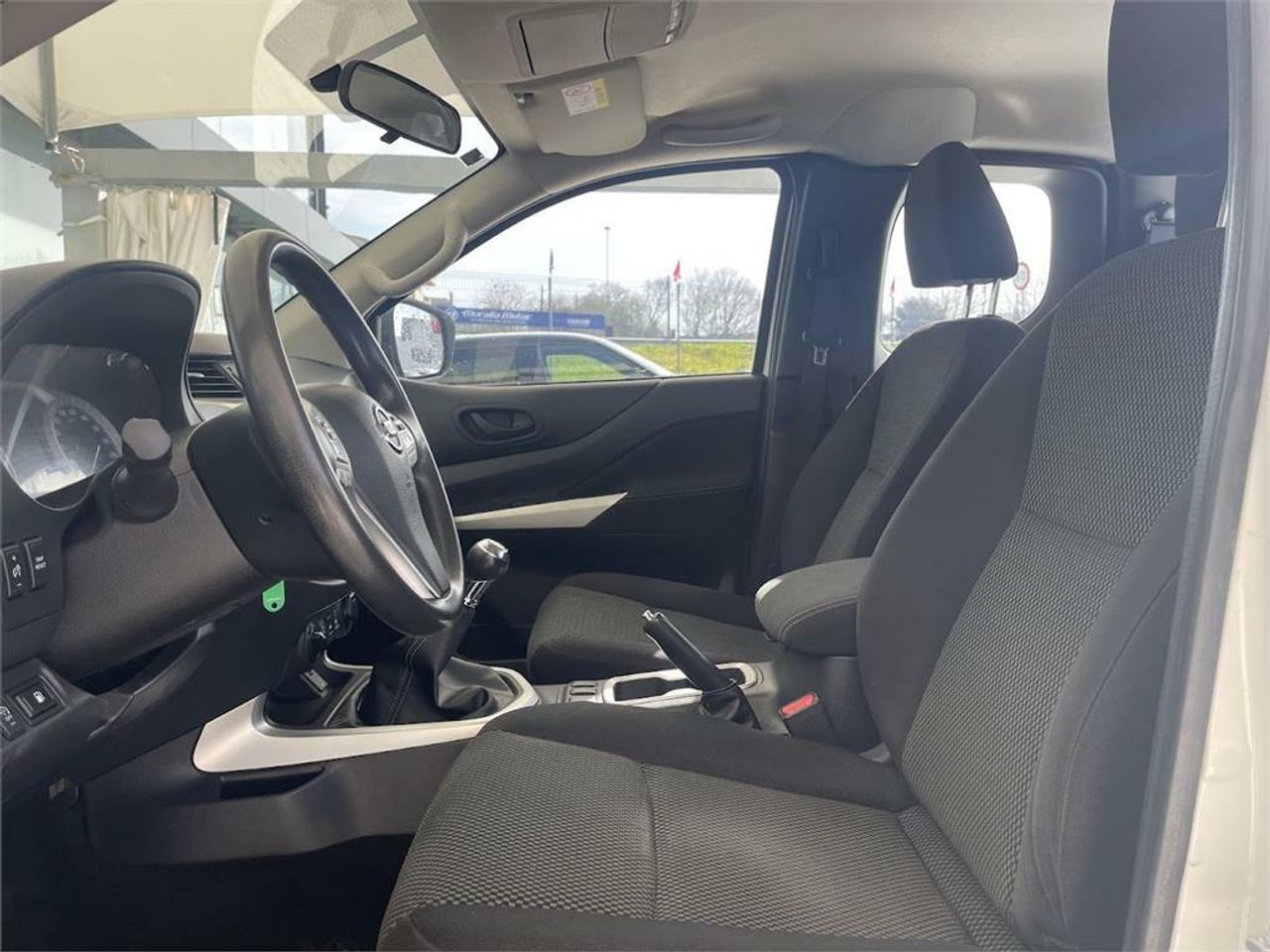 Nissan Navara KC Ch. Cab. 2.3dCi EU6 120kW Visia - Foto 2