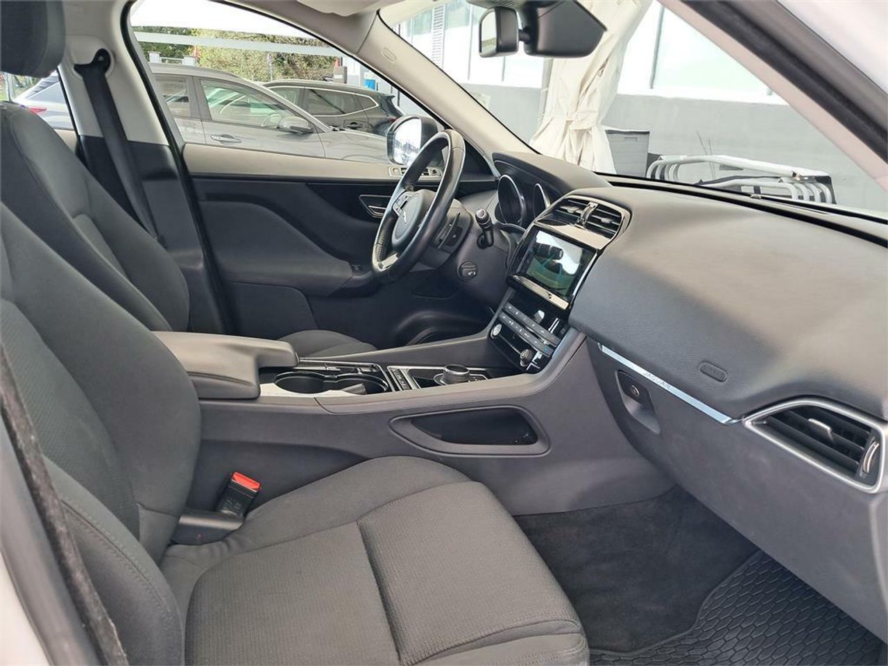 Jaguar F-Pace 2.0L i4D AWD Automático Portfolio - Foto 2