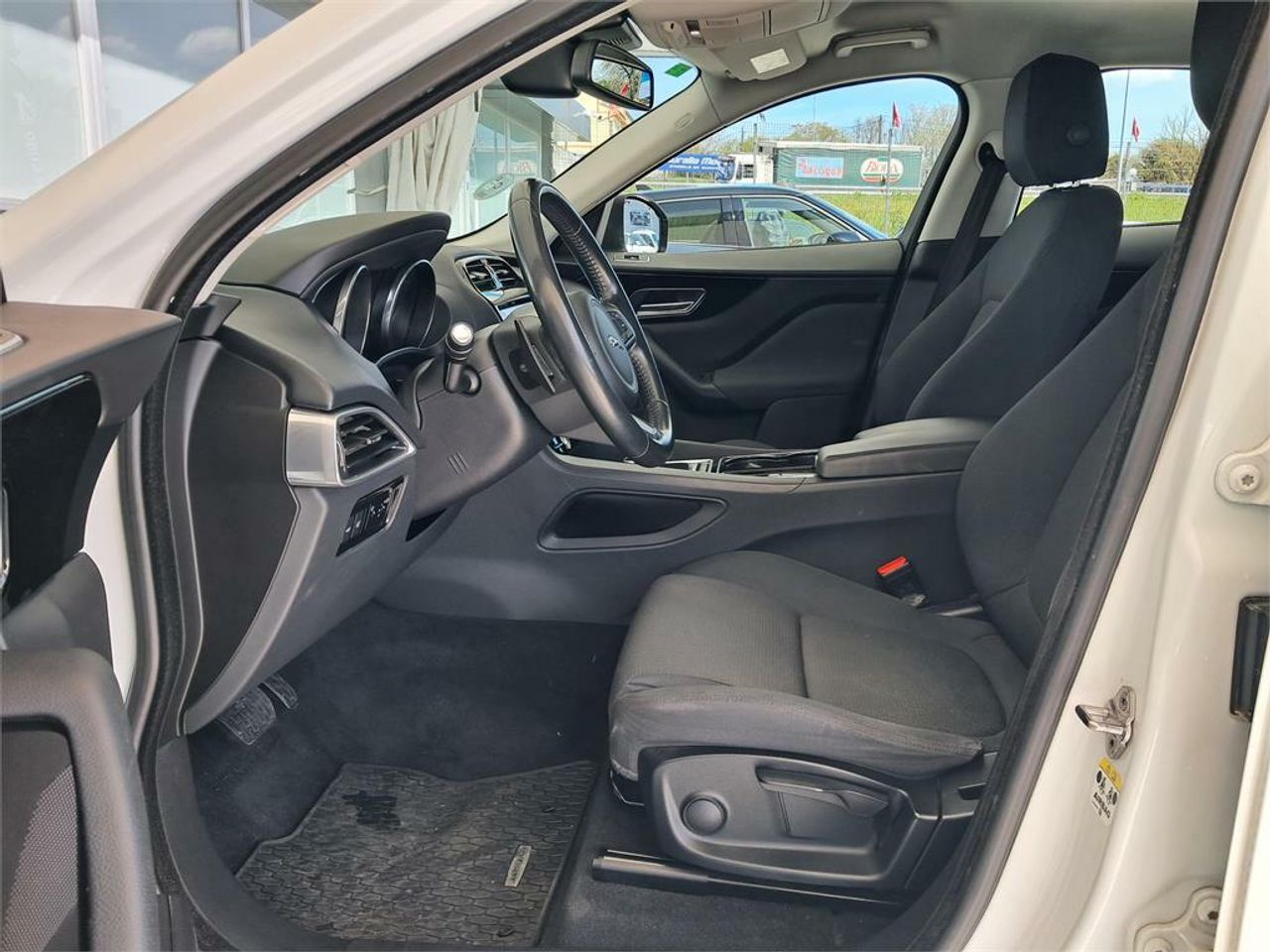 Jaguar F-Pace 2.0L i4D AWD Automático Portfolio - Foto 2