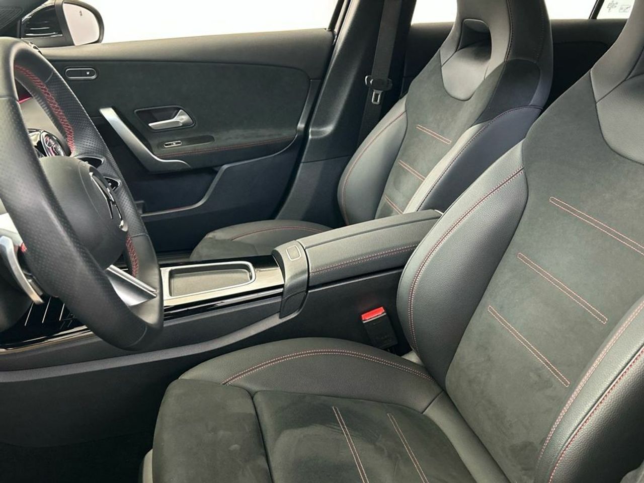 Mercedes Clase A 200 d AMG Line (EURO 6e) - Foto 2