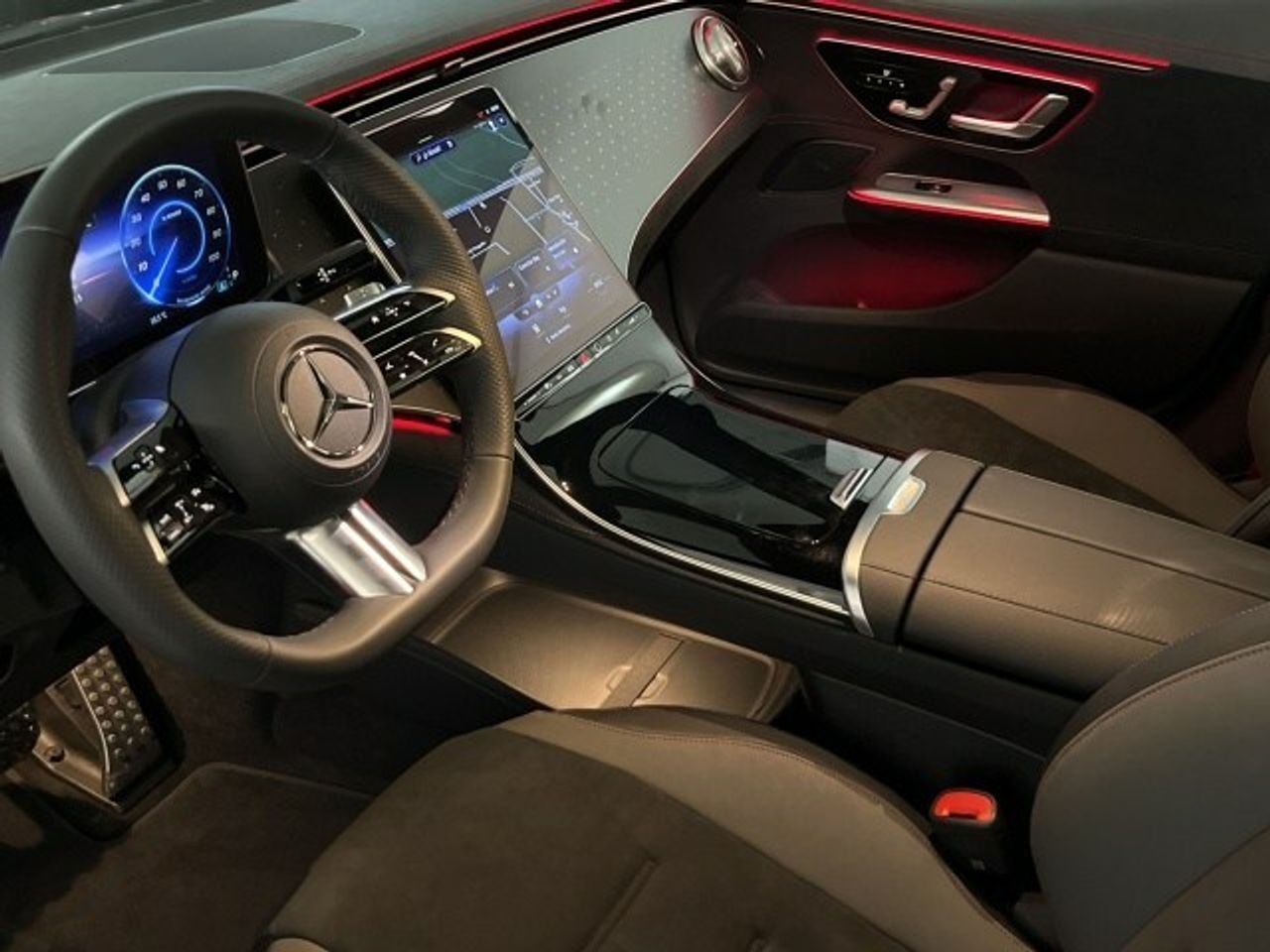 Mercedes EQE 350 - Foto 2